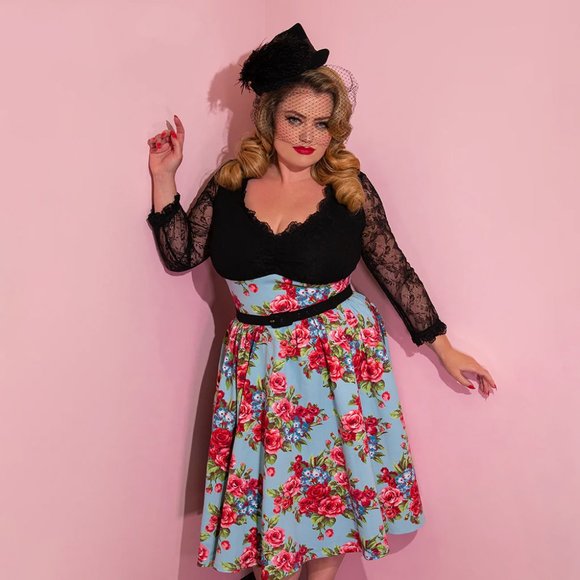 Vixen by Micheline Pitt Dresses & Skirts - Vixen by Micheline Pitt Romantique Swing Dress in Blue & Red Rose Print Size 2x